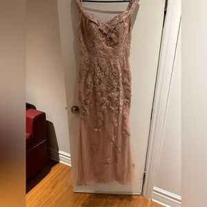 Mother of the bride dress! Gorgeous blush dress perfect for weddings #dress